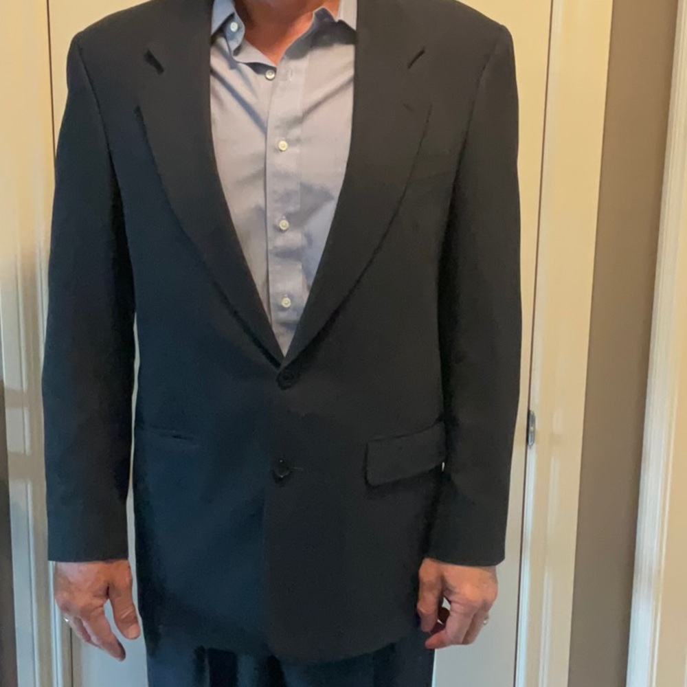 Black Sport Coat with Notch Lapels and Structured Shoulders
